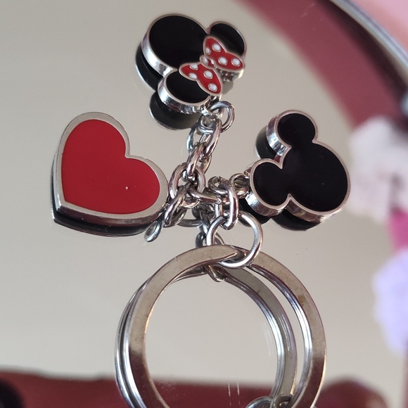 Disney Mickey & Minnie Mouse & Heart Official keychain Stamped Disney On back - Picture 5 of 5